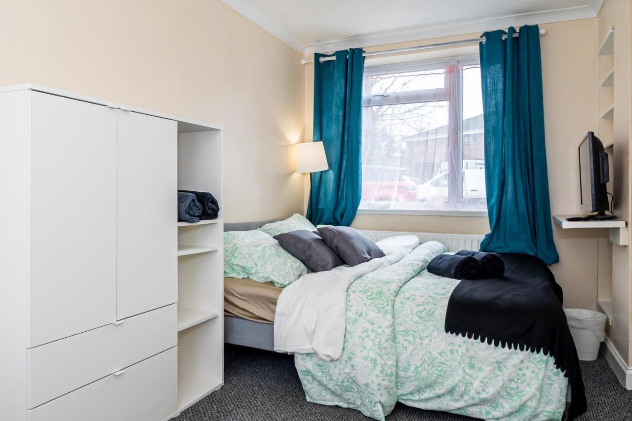 Shirley House 3, Guest House, Self Catering, Self Check In With Smart Locks, Use Of Fully Equipped Kitchen, Close To City Centre, Ideal For Longer Stays, Walking Distance To Bat, 20 Min Drive To Fawley Refinery, Excellent Transport Links Southampton Exteriör bild