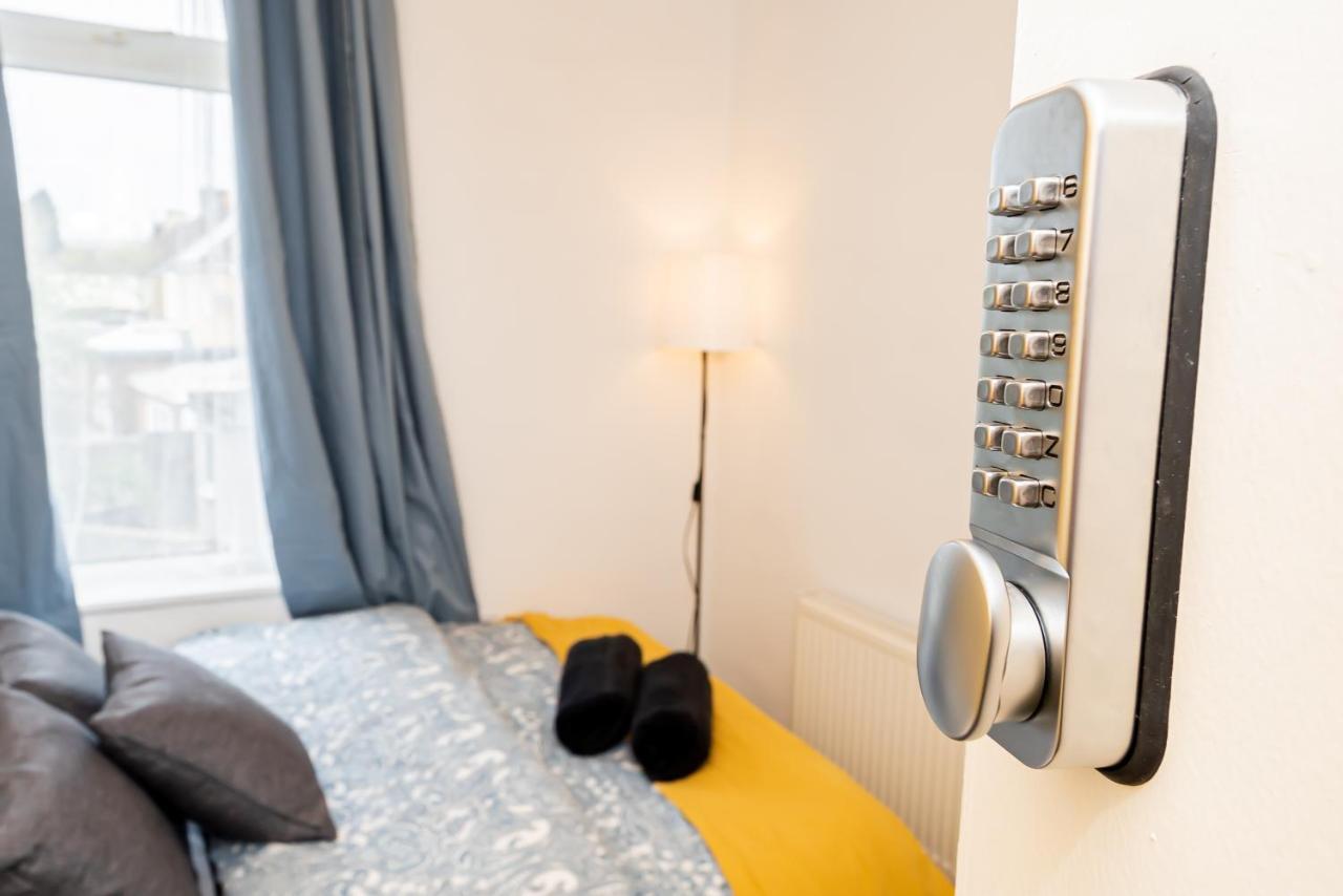 Shirley House 3, Guest House, Self Catering, Self Check In With Smart Locks, Use Of Fully Equipped Kitchen, Close To City Centre, Ideal For Longer Stays, Walking Distance To Bat, 20 Min Drive To Fawley Refinery, Excellent Transport Links Southampton Exteriör bild