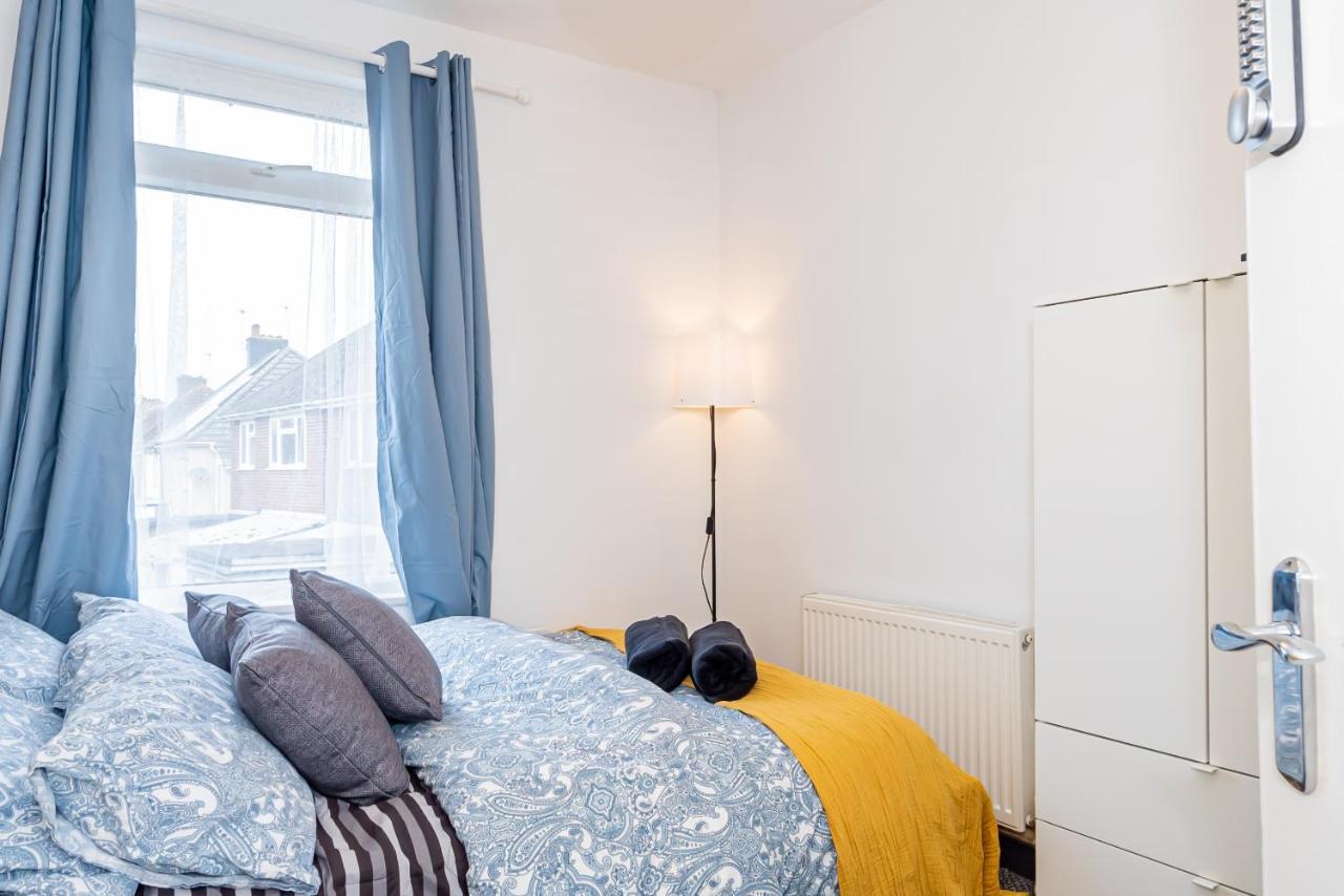 Shirley House 3, Guest House, Self Catering, Self Check In With Smart Locks, Use Of Fully Equipped Kitchen, Close To City Centre, Ideal For Longer Stays, Walking Distance To Bat, 20 Min Drive To Fawley Refinery, Excellent Transport Links Southampton Exteriör bild