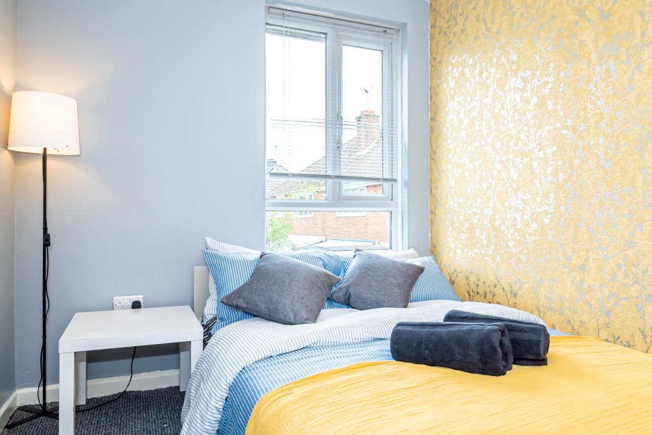 Shirley House 3, Guest House, Self Catering, Self Check In With Smart Locks, Use Of Fully Equipped Kitchen, Close To City Centre, Ideal For Longer Stays, Walking Distance To Bat, 20 Min Drive To Fawley Refinery, Excellent Transport Links Southampton Exteriör bild