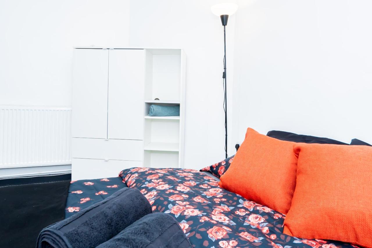 Shirley House 3, Guest House, Self Catering, Self Check In With Smart Locks, Use Of Fully Equipped Kitchen, Close To City Centre, Ideal For Longer Stays, Walking Distance To Bat, 20 Min Drive To Fawley Refinery, Excellent Transport Links Southampton Exteriör bild