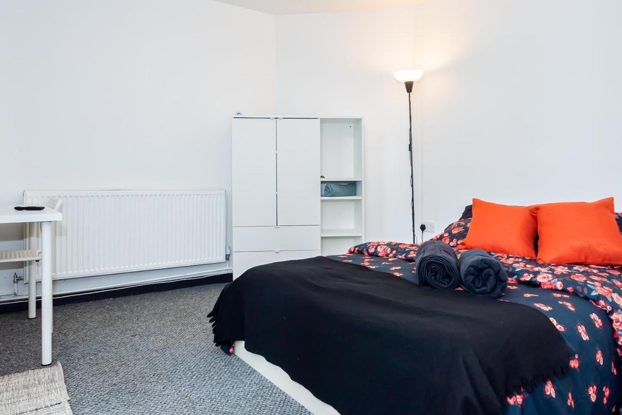 Shirley House 3, Guest House, Self Catering, Self Check In With Smart Locks, Use Of Fully Equipped Kitchen, Close To City Centre, Ideal For Longer Stays, Walking Distance To Bat, 20 Min Drive To Fawley Refinery, Excellent Transport Links Southampton Exteriör bild
