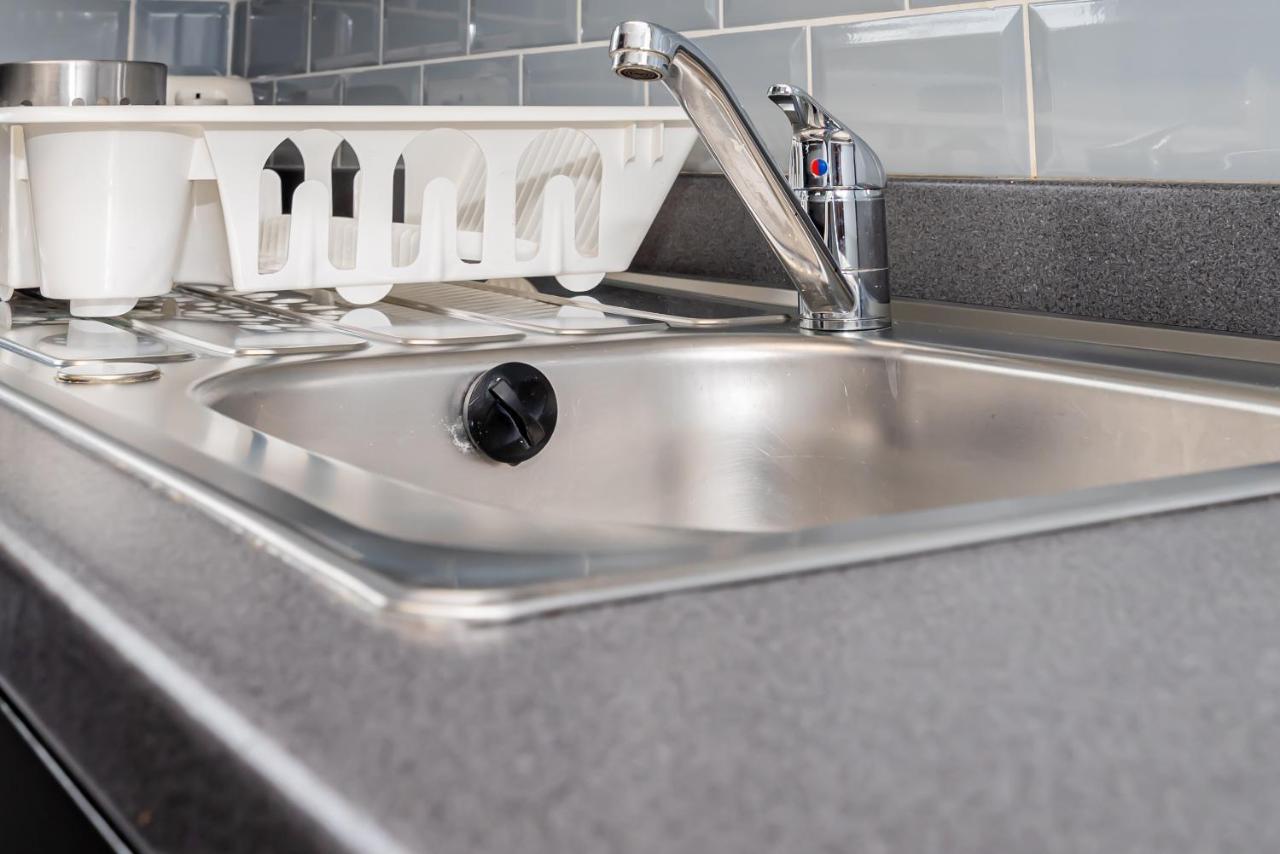 Shirley House 3, Guest House, Self Catering, Self Check In With Smart Locks, Use Of Fully Equipped Kitchen, Close To City Centre, Ideal For Longer Stays, Walking Distance To Bat, 20 Min Drive To Fawley Refinery, Excellent Transport Links Southampton Exteriör bild