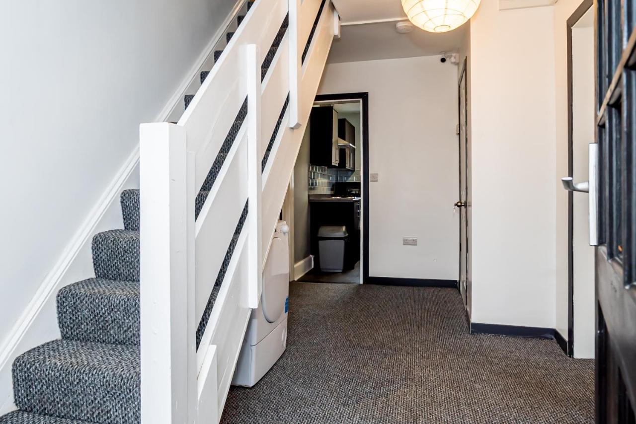 Shirley House 3, Guest House, Self Catering, Self Check In With Smart Locks, Use Of Fully Equipped Kitchen, Close To City Centre, Ideal For Longer Stays, Walking Distance To Bat, 20 Min Drive To Fawley Refinery, Excellent Transport Links Southampton Exteriör bild