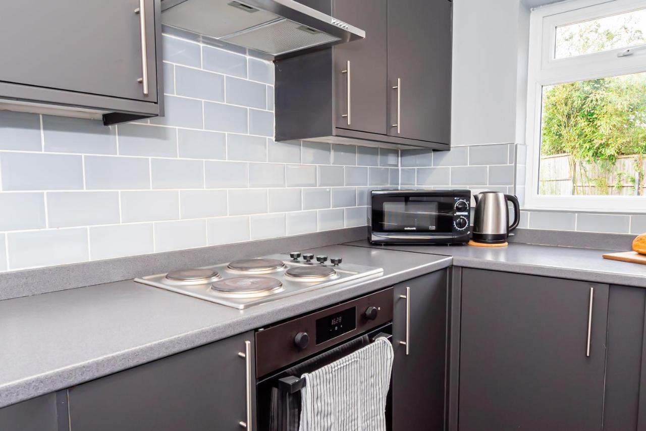 Shirley House 3, Guest House, Self Catering, Self Check In With Smart Locks, Use Of Fully Equipped Kitchen, Close To City Centre, Ideal For Longer Stays, Walking Distance To Bat, 20 Min Drive To Fawley Refinery, Excellent Transport Links Southampton Exteriör bild