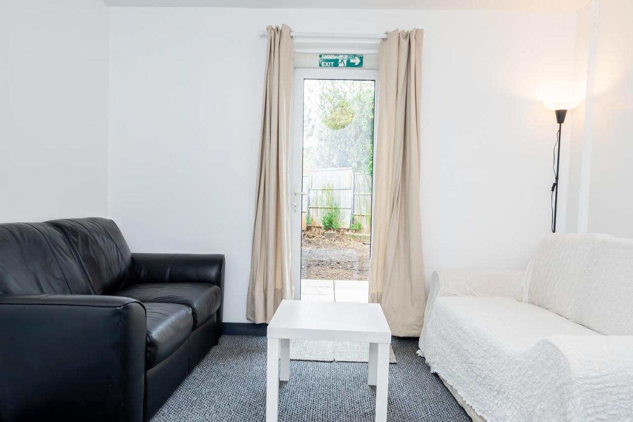Shirley House 3, Guest House, Self Catering, Self Check In With Smart Locks, Use Of Fully Equipped Kitchen, Close To City Centre, Ideal For Longer Stays, Walking Distance To Bat, 20 Min Drive To Fawley Refinery, Excellent Transport Links Southampton Exteriör bild